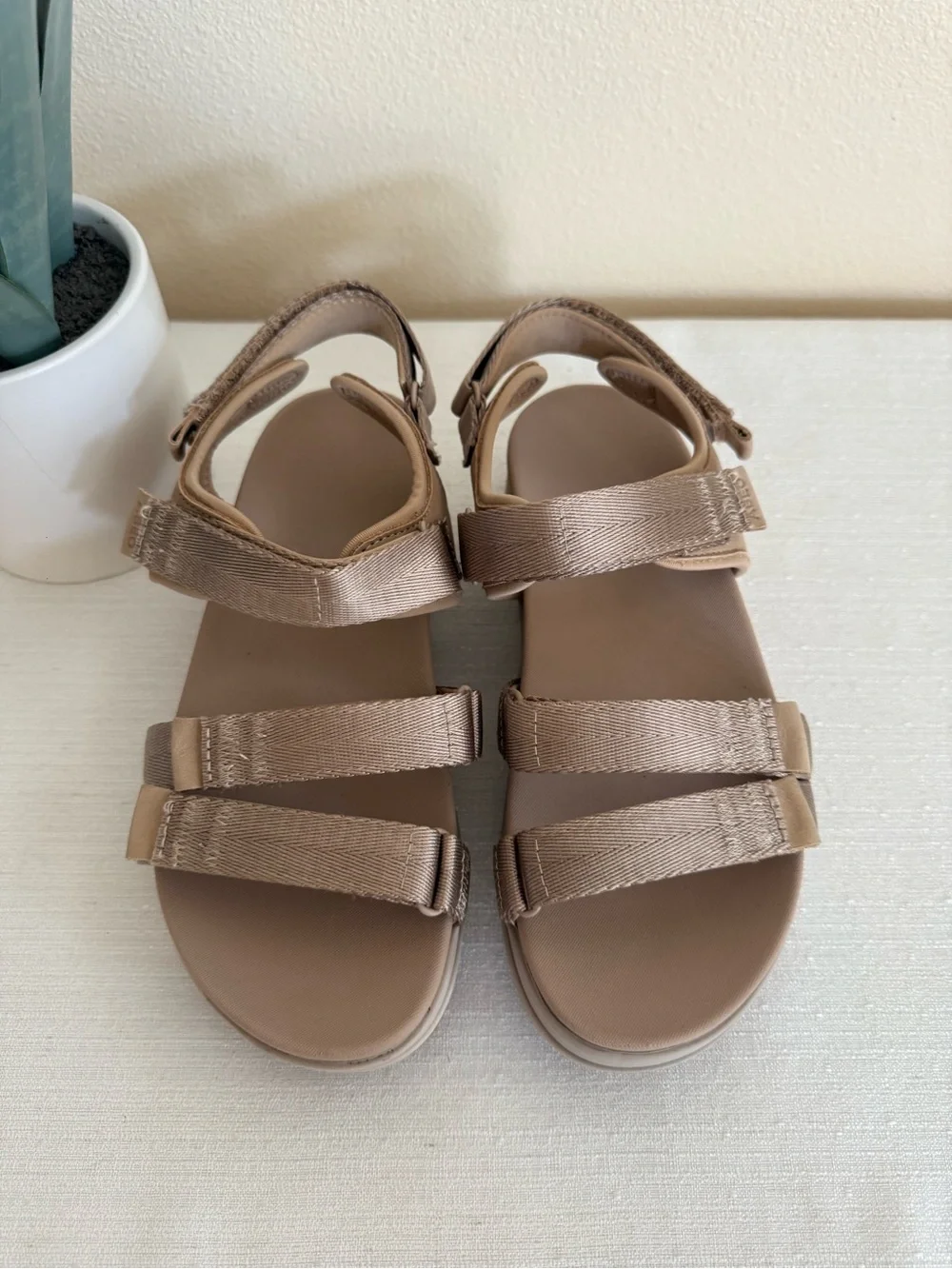 New ABEO Beige Leather Adjustable Strap Comfy Sandals